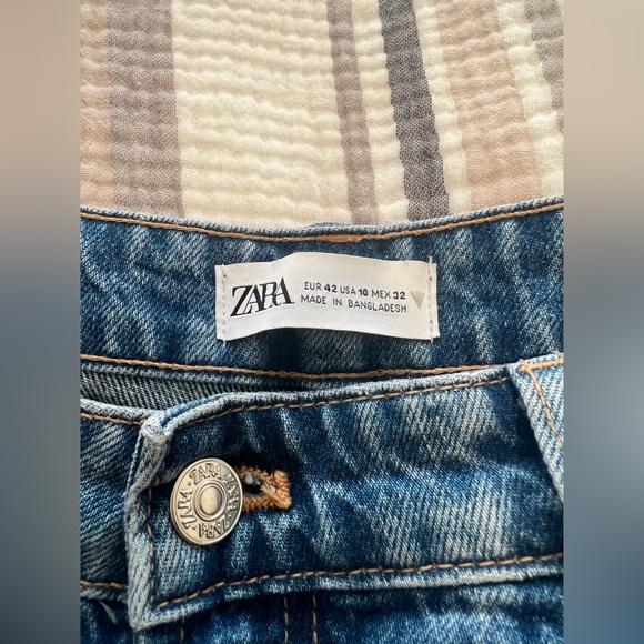 Women’s Zara Mom Denim Shorts - Picture 3 of 3
